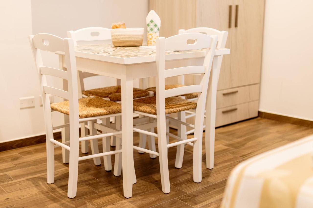 Nonna Vittoria Apartments Mola di Bari Luaran gambar